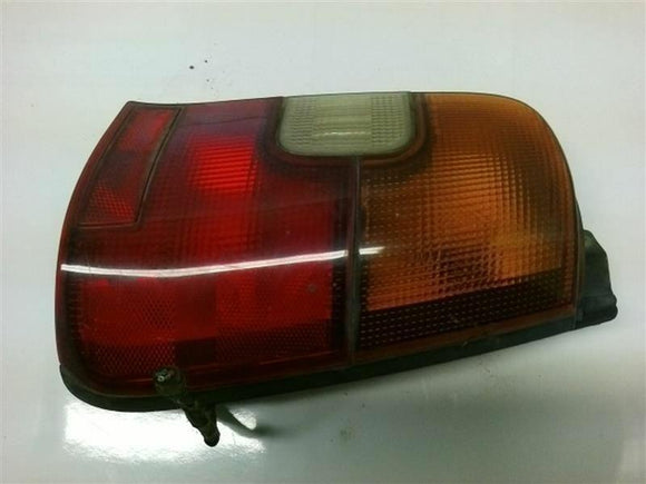 1993-1996 Toyota Corolla Wagon Tail Lamp Passenger Side